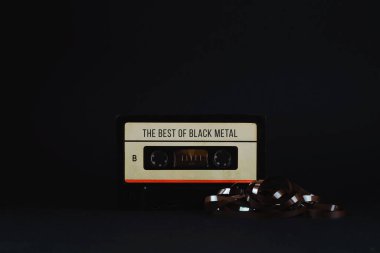 Eski bir ses kaydı ve üzerinde 