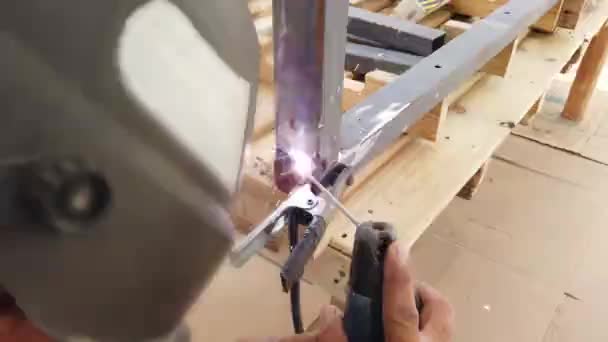 4K视频焊铁与棒焊机自由职业工作 — 图库视频影像