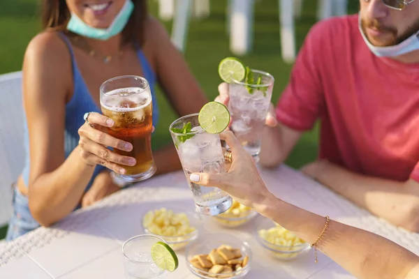 Covid Happy Hour People Making Celebratory Toast Drinking Mojitos Cocktails — Stock Photo, Image