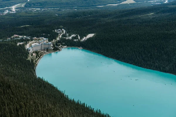 Vista Deslumbrante Lago Azul Turquesa Mundialmente Famoso Fairmont Hotel Paisagem — Fotografia de Stock