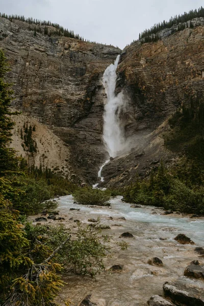 Takakkaw Falls Parque Nacional Yoho Atracción Turística Popular Columbia Británica — Foto de Stock
