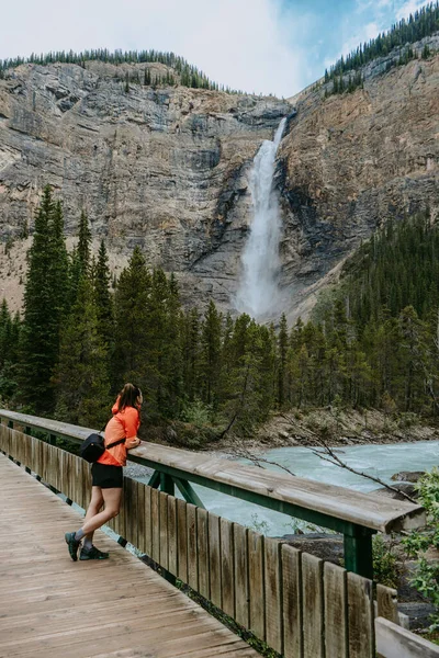 Takakkaw Falls Parque Nacional Yoho Atracción Turística Popular Columbia Británica — Foto de Stock