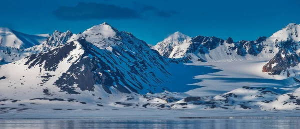 Snowcapped Mountains Oscar Land Arctic Spitsbergen Svalbard Norway Europe — Stock Photo, Image