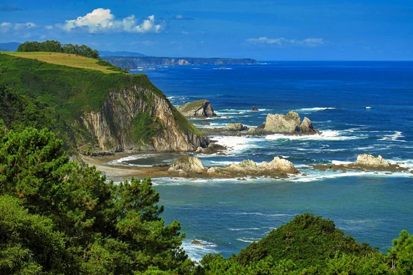Sessiz Plaj Yakınlarındaki Cantabric Sea Clifs Asturias Prensliği Asturias Spanya — Stok fotoğraf