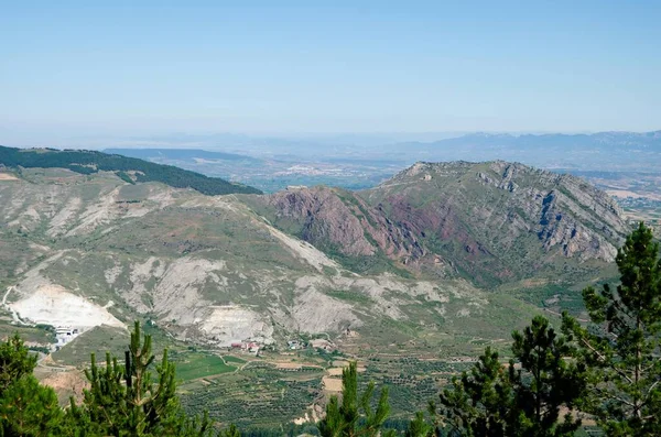 İspanya 'nın tepesinden dağ manzarası