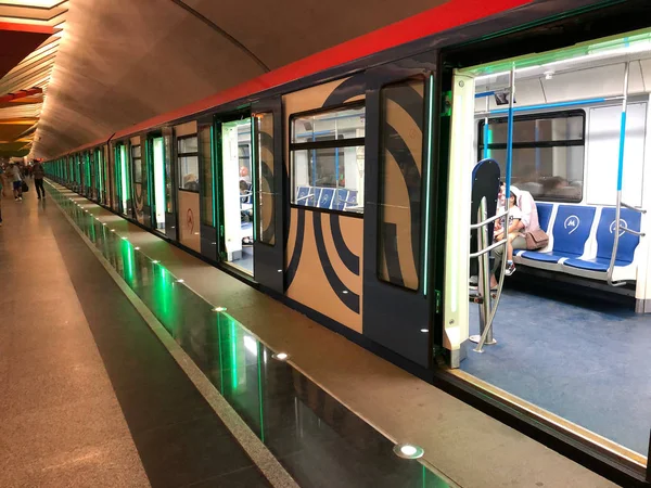 Hareket Bulanıklığı ile modern yüksek hızlı tren