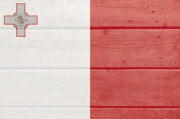 Malta Flagge Auf Holzplanken Hintergrund Gemalt Gebürstete Natürliche Licht Geknotete — Stockfoto