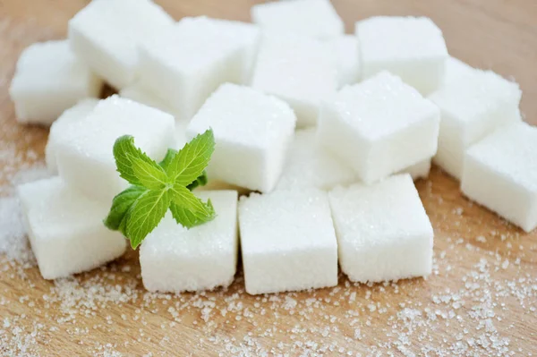 Finomított Cukor Friss Mentalevél Alapon — Stock Fotó