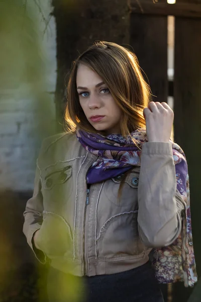 Retrato de una hermosa joven —  Fotos de Stock