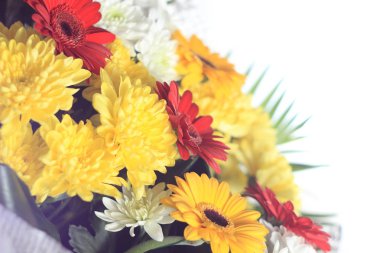 kırmızı beyaz parlak buket