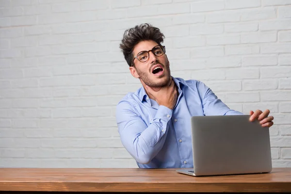 Young Business Man Sitting Working Laptop Worried Overwhelmed Anxious Feeling — Stock Photo, Image