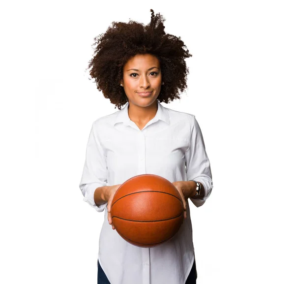 Giovane Donna Nera Che Tiene Una Palla Basket — Foto Stock