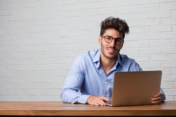 Young Business Man Sitting Working Laptop Cheerful Big Smile Confident — Stock Photo, Image