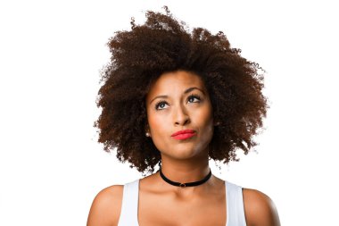 düşünme genç bir siyah kadın portresi