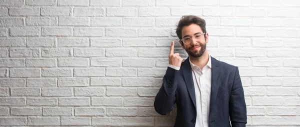 Joven Hombre Negocios Amistoso Que Muestra Número Uno Símbolo Contar — Foto de Stock