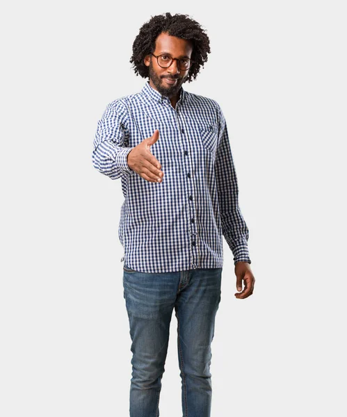Bonito Homem Afro Americano Negócios Estendendo Mão Para Cumprimentar Alguém — Fotografia de Stock