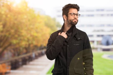 Genç adam boğulmuş ve huzursuz