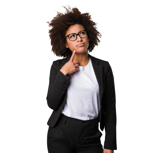 Zakelijke Zwarte Vrouw Denken Geïsoleerd Witte Achtergrond — Stockfoto