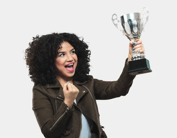 Junge Frau Mit Einer Trophäe — Stockfoto