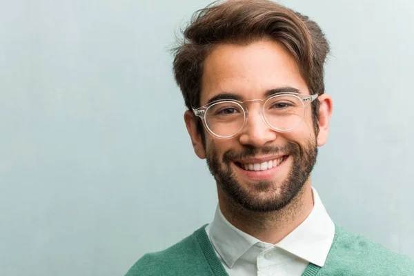 Junge Gut Aussehende Unternehmer Mann Gesicht Nahaufnahme Fröhlich Und Mit — Stockfoto