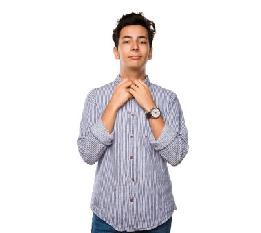 Genç elbiselerini ayarlama