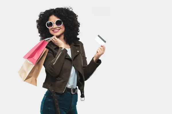 Mujer Joven Sosteniendo Una Bolsa Compras Tarjeta Crédito — Foto de Stock