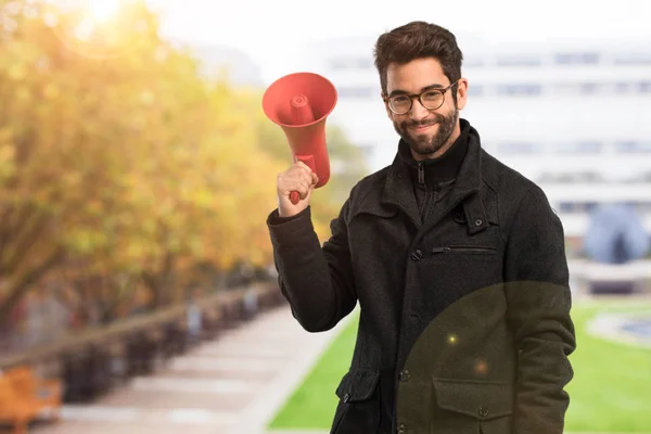 Jovem Segurando Megafone — Fotografia de Stock