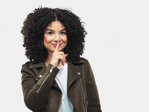 Joven Mujer Haciendo Gesto Silencio — Foto de Stock