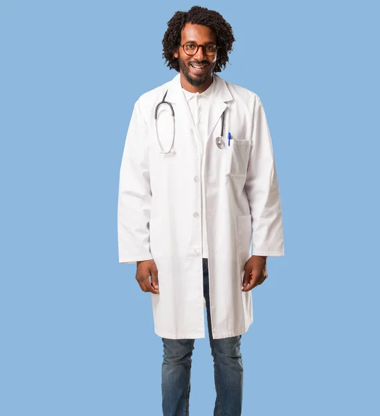 Csinos Afroamerikai Orvos Vidám Egy Nagy Mosoly Magabiztos Barátságos Őszinte — Stock Fotó