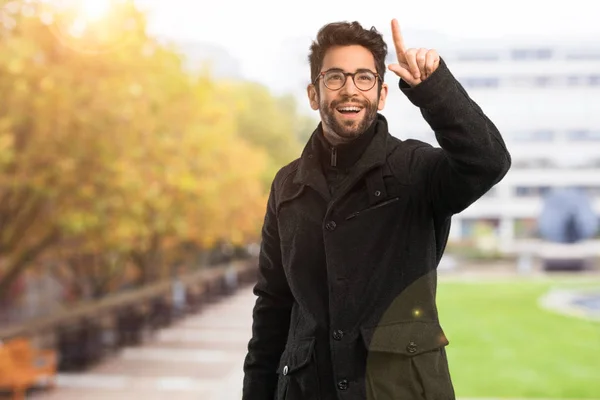 Ung Man Röra Vid Skärmen — Stockfoto