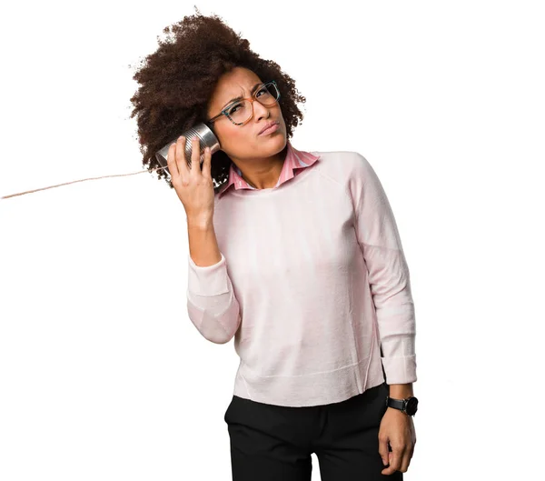 Negro Mujer Celebración Lata — Foto de Stock