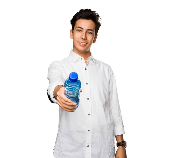 Adolescente Sosteniendo Una Botella Agua —  Fotos de Stock