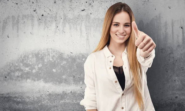 Pretty Young Woman Doing Okay Gesture Grunge Grey Background — Stock Photo, Image