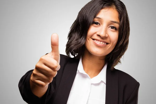 Latin Business Woman Doing Okay Gesture — Stock Photo, Image