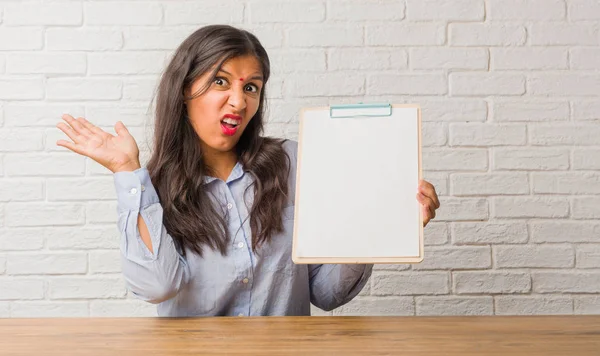 Young Indian Woman Crazy Desperate Screaming Out Control Funny Lunatic — Stock Photo, Image