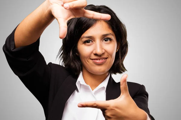 Latin Business Woman Doing Frame Gesture — Stock Photo, Image