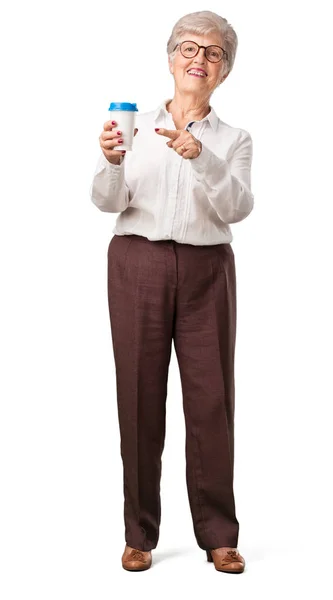 Тело Пожилая Женщина Веселый Жизненно Важный Проведение Кофе Вынос Забрать — стоковое фото