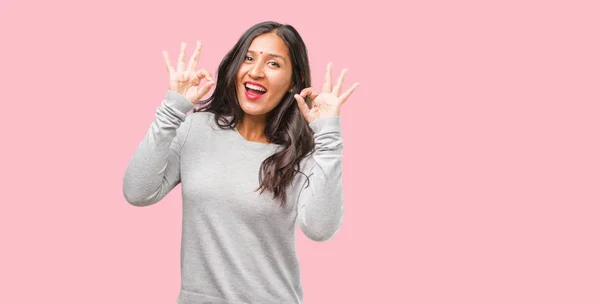 Portrait Young Indian Woman Doing Gesture — Stock Photo, Image