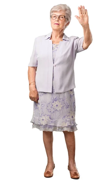 Pieno Corpo Donna Anziana Serio Determinato Mettendo Mano Nella Parte — Foto Stock