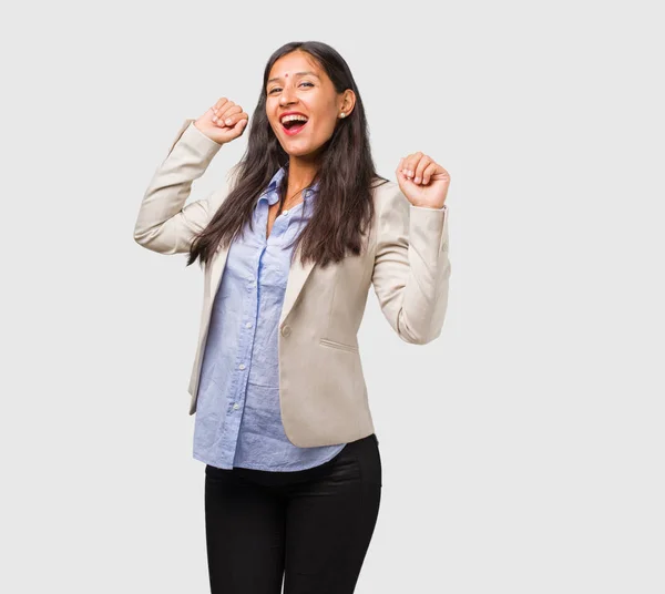 Jonge Indiase Zakenvrouw Dansen Plezier — Stockfoto