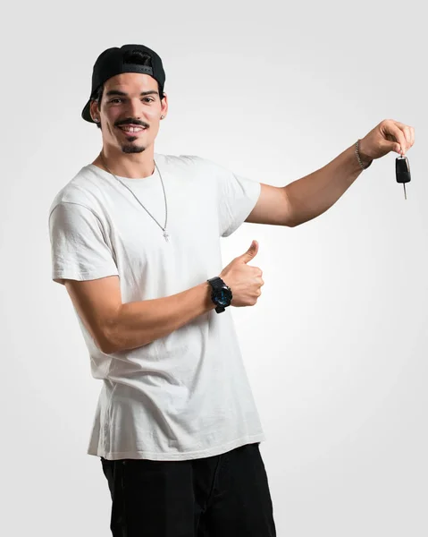 Young Rapper Man Happy Smiling Holding Keys Car Confident Offering — Stock Photo, Image