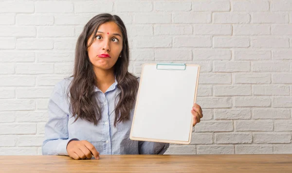 Young Indian Woman Crazy Desperate Screaming Out Control Funny Lunatic — Stock Photo, Image