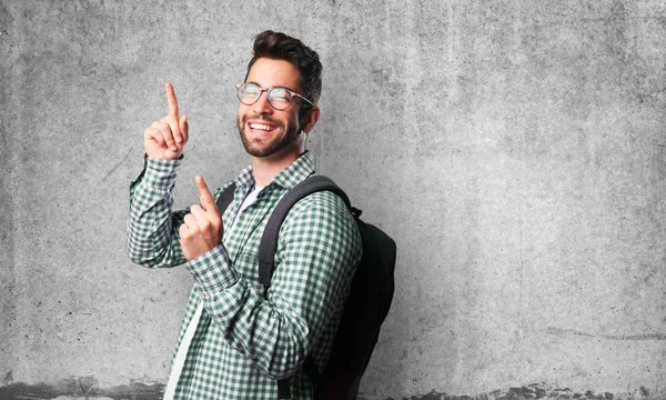 Jongeman Die Dansen Tegen Grunge Achtergrond — Stockfoto