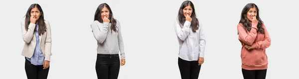 Grupo Colección Mujeres Jóvenes Indias Con Ropa Diferente Mordiendo Las — Foto de Stock