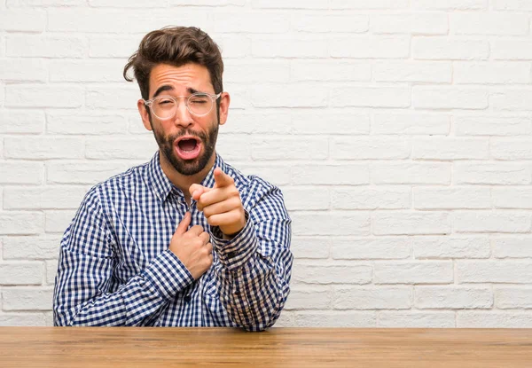 Young Caucasian Man Laughing Making Fun Another — Stock Photo, Image