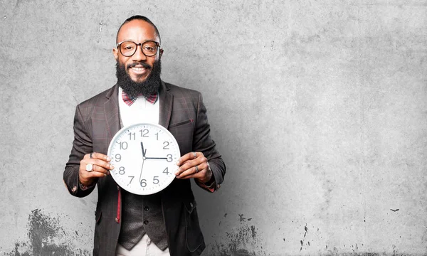 Bussines Negro Hombre Sosteniendo Gran Reloj — Foto de Stock