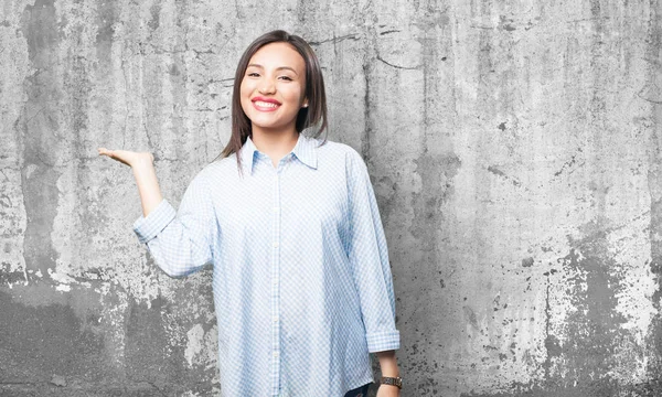 Asiático Mujer Holding Algo — Foto de Stock