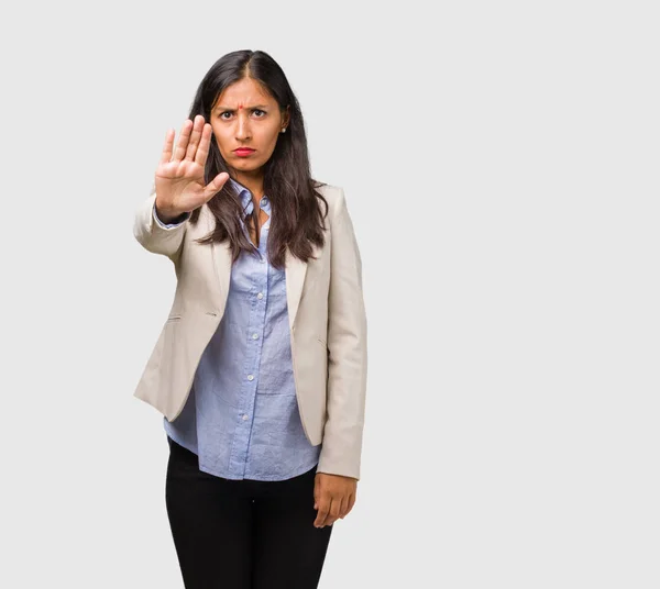 Joven Mujer India Negocios Poniendo Mano Frente Stop Gesture — Foto de Stock