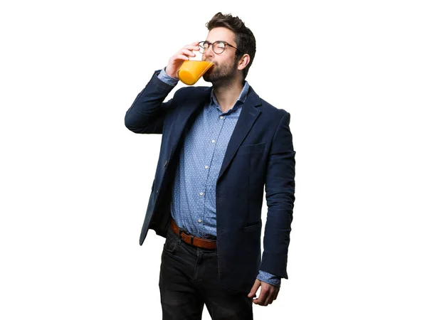 Jongeman Drinken Een Sap Geïsoleerd Witte Achtergrond — Stockfoto