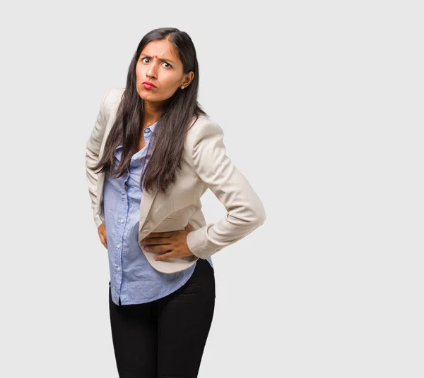 年轻的商业印度妇女愤怒和不安 — 图库照片